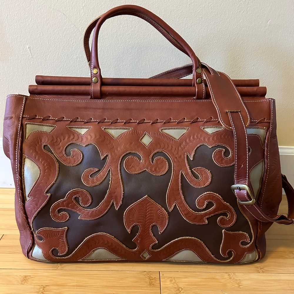 Leaders in Leather Weekender Bag